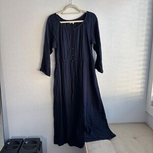XiRENA Navy Blue Quarter Sleeve Cotton Gauze Scoop Neck Midi Dress